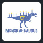 Grappige Chanoeka dinosaurus Menorah Saurus Dino Vierkante Sticker<br><div class="desc">Gelukkige Chanoeka-dinosauriër Menorahsaurus. Schattigee en gekke dinosaurus met menorah kaarsen op zijn rug. Dit maakt een geweldige knevelcadeau of verjaardagscadeau voor een wetenschaps- en dinoliefhebber of paleontoloog. Dit maakt een cadeau voor een wetenschaps- en dinoliefhebber of paleontoloog.</div>