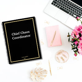 Grappige Chief Chaos Coordinator Zwart Goud Aangep Notitieboek
