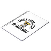 Grappige Chihuahua hond gemakkelijk afgeleid door  Notitieboek (Linkerzijde)