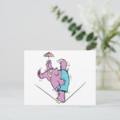 grappige circusolifant over tightrope briefkaart (Staand voorkant)