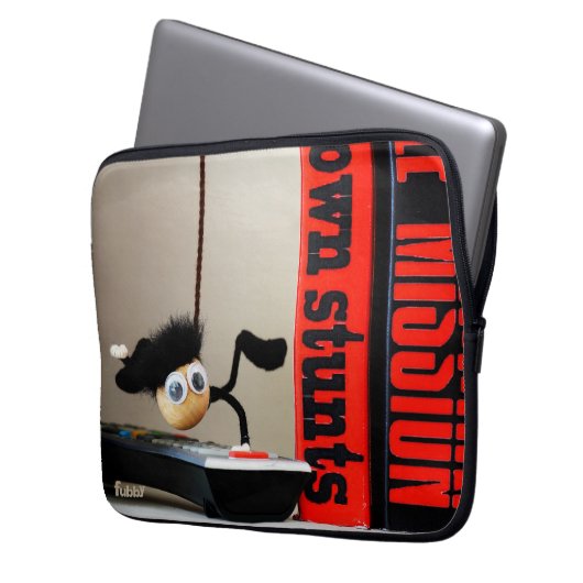 Grappige close up van 'Mission Impossible' Fubby Laptop Sleeve (Voorkant Links)