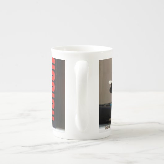 Grappige close up van 'Mission Impossible' Fubby Porselein Kop (Achterkant)