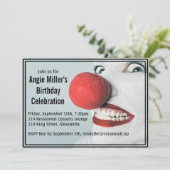 Grappige clown gezicht moderne verjaardag kaart (Staand voorkant)