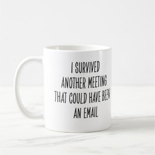 Grappige collega vergadering had een e-mail grap k koffiemok
