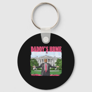 Grappige Daddy's Thuis Trump Roze 2024 Witte Huis Sleutelhanger