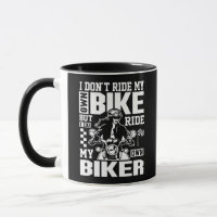Grappige dame rijder Ik rijd niet mijn eigen fiets