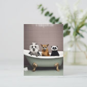Grappige dieren zitten in bad in badkamer briefkaart (Staand voorkant)
