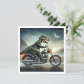 Grappige dinosaurus, dinosaurus op motorverjaardag kaart (Staand voorkant)