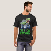 Grappige dinosaurus monstertruck Mannen T-shirt (Voorkant volledig)