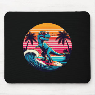 Grappige dinosaurus surft retro zonsondergang mann muismat