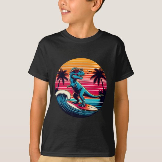 Grappige dinosaurus surft retro zonsondergang mann t-shirt (Voorkant)