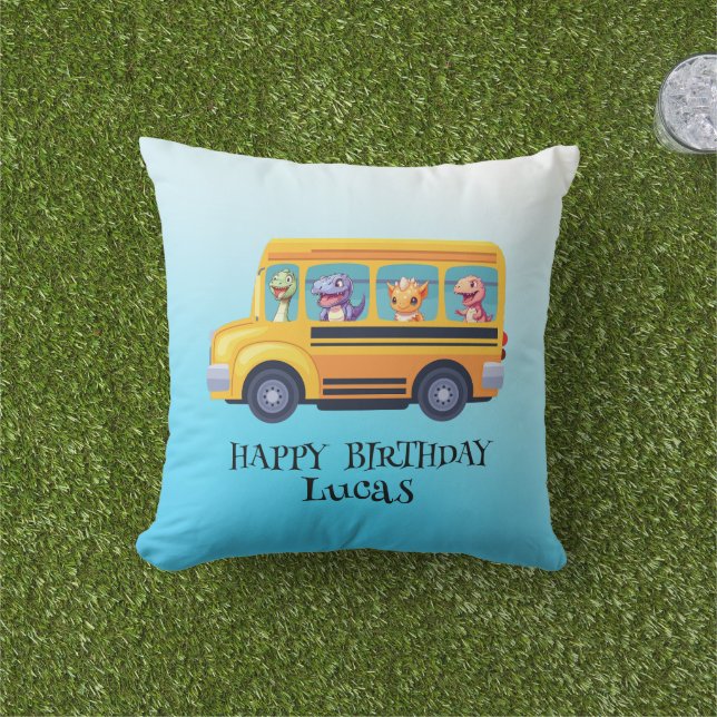 Grappige dinosaurus terug naar school bus jongen v buitenkussen (Gras)