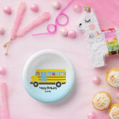 Grappige dinosaurus terug naar school bus jongen v papieren kommen (Feest)