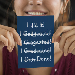 Grappige diploma-uitnodigingskaart met spelfout uitnodiging briefkaart