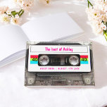 Grappige DJ 80s Cassettebandje 40th Birthday gast Gastenboek<br><div class="desc">Funny DJ 80s Cassettebandje 40th Birthday. Viel je topmijlpalen,  op het 40ste verjaardagsfeestje in heuvel met deze grappige 80s heldere cassetteband met een  wit label aan beide zijden. Pas je eigen tekst aan.</div>