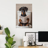 Grappige Dobermann-badkamerprint, Krant lezen Poster (Thuiskantoor)