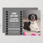 Grappige Doggy Verjaardagsfeestuitnodiging Kaart (Voorkant / Achterkant)