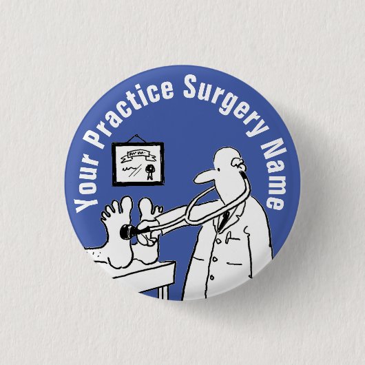 Grappige dokter met stethoscoop. artsenpraktijk ronde button 3,2 cm (Voorkant)
