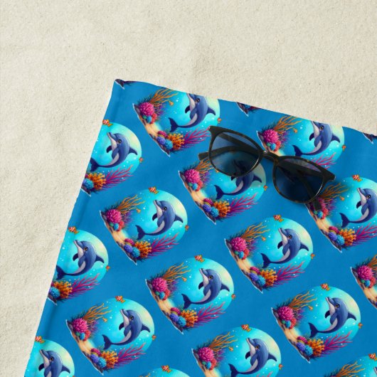 Grappige dolfijn in het levendige koraalrif strandlaken (In situ)