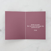 Grappige donkerroze gorilla verjaardag kaart (Binnen)