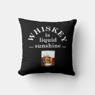Grappige drinkende whisky citaat kussen