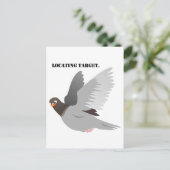 Grappige Duif Cartoon, "Locating Target" Vogel Hum Briefkaart (Staand voorkant)