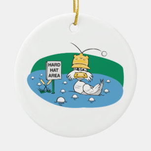 grappige eend met harde hoed die golfballen vermij keramisch ornament