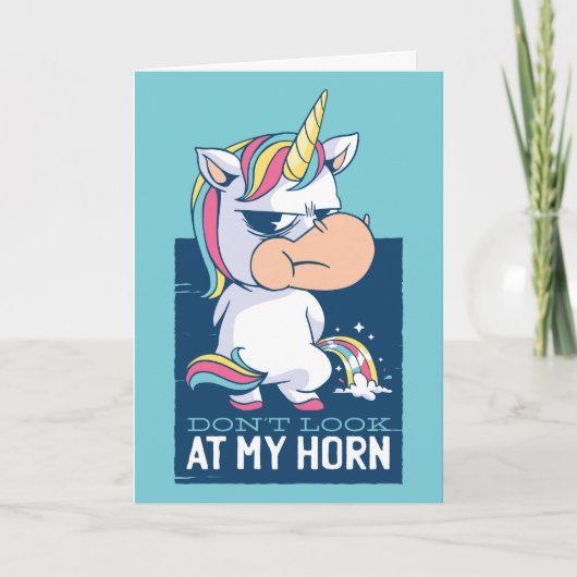 Grappige eenhoorn kijk niet naar mijn hoorn kaart (Voorkant)