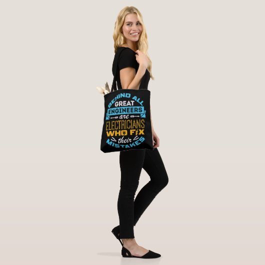 Grappige elektricien achter alle grote ingenieurs tote bag (Op model)
