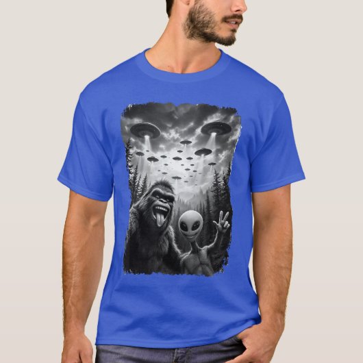Grappige en buitenaardse Sasquatch Bruh Sie grappi T-shirt (Voorkant)