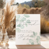 Grappige eucalyptus bruiloft in liefdevolle herinn reclamebord met voetstuk