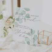 Grappige eucalyptus bruiloft in liefdevolle herinn reclamebord met voetstuk