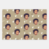 Grappige familie gezichten en harten over stoffige inpakpapier vel (Voorkant 2)