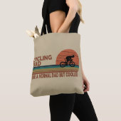 Grappige Fietsende Papa Net Als Een Gewone Vader M Tote Bag (Dichtbij)