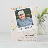 Grappige foto Mannen 87e verjaardag uitnodigingen (Staand voorkant)