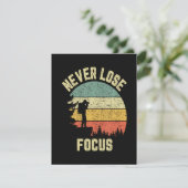 Grappige Fotograaf Camera Verliest Nooit Focus Feestdagenkaart (Staand voorkant)