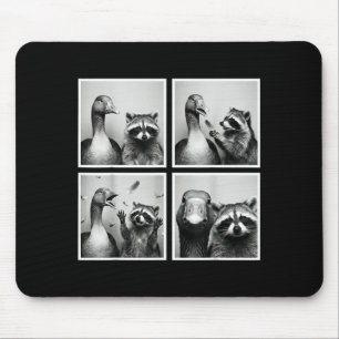 Grappige gans en wasbeer photobooth vrienden chaos muismat