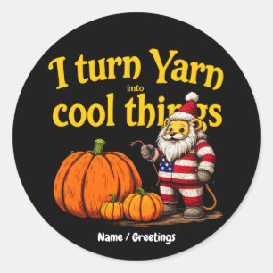 Grappige garenminnende kabouter met pompoenen die  ronde sticker