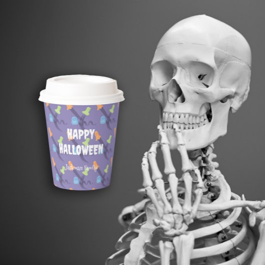 Grappige geesten op lila. Halloween Papieren Bekers