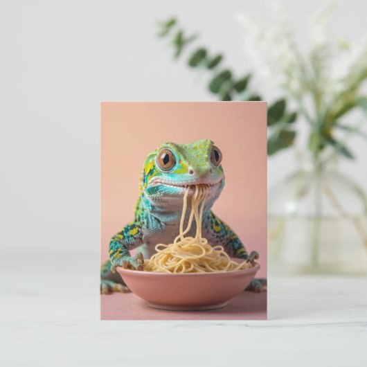 Grappige gekko eten spaghetti briefkaart (Staand voorkant)
