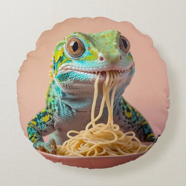 Grappige gekko eten spaghetti rond kussen (Voorkant)