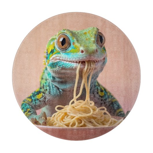 Grappige gekko eten spaghetti snijplank (Voorkant)