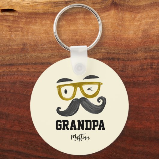 Grappige gele bril en snor op maat opa sleutelhanger (Achterkant)