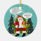 Grappige gele kat bezoekt kerstman met hilarische  keramisch ornament (Voorkant)