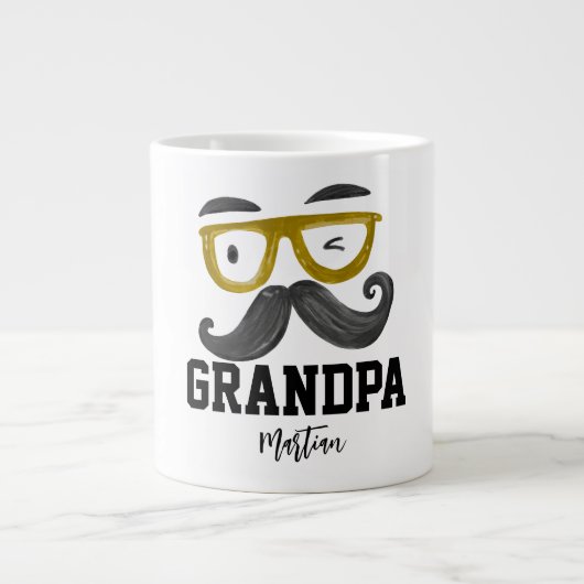 Grappige gele klassen en snor Custom Grandpa Grote Koffiekop (Voorkant)