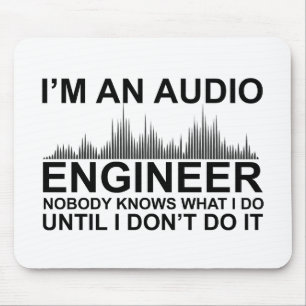 Grappige geluidstechnicus die audiotechniek zegt muismat