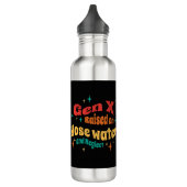 Grappige Gen X Opgeheven op Slang Water en Verwaar Waterfles (Links)