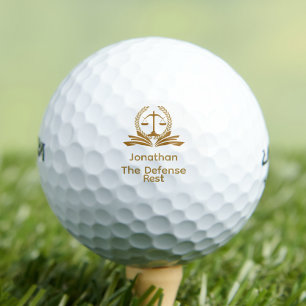 Grappige gepensioneerde advocaat  golfballen