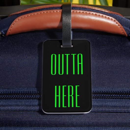 Grappige gepersonaliseerde 'Outta Here' bagagelabe Bagagelabel (Achter Insitu 4)