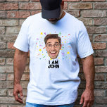 Grappige gepersonaliseerde verjaardagsfeestje aang t-shirt<br><div class="desc">Verhoog de verjaardagsviering naar nieuwe hoogten van hilariteit met ons Funny Personalized Birthday Party Custom Photo T-Shirt in ongerept wit. Dit is niet alleen je gemiddelde t-shirt; het is een canvas voor het creëren van blijvende herinneringen op een luchtige en persoonlijke manier. Met een leuk verjaardagsontwerp dat overeenkomt met het...</div>